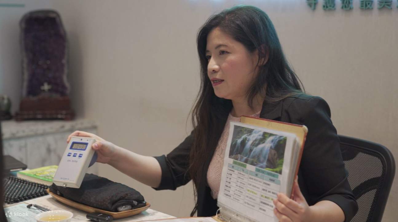 Ces précieuses pierres à ions négatifs, données mesurées d'ions négatifs, données scientifiques confirmées, favorisent une santé globale.